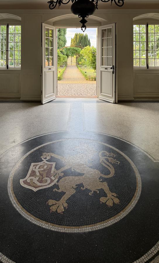 Der Große Saal mit dem Löwenmosaik