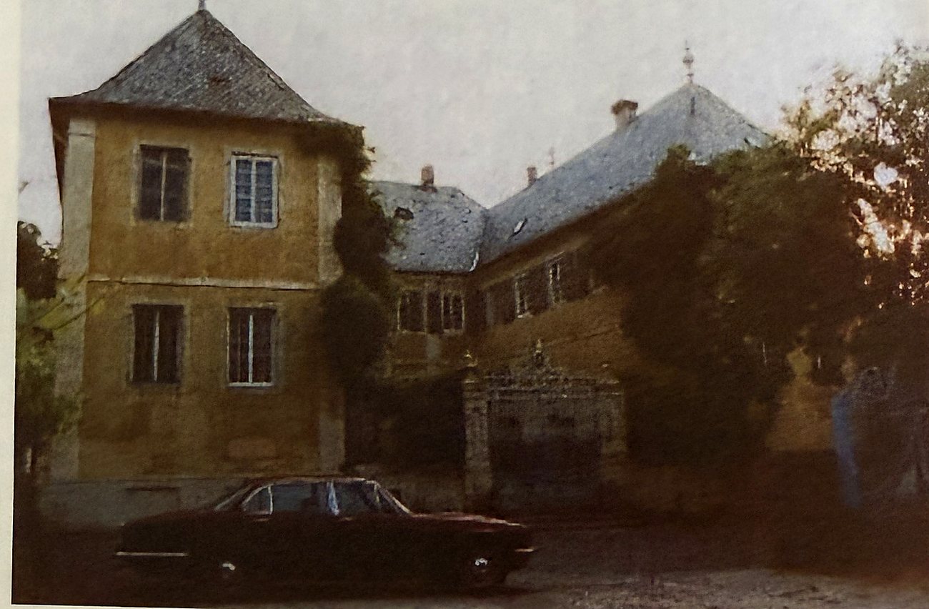Das Schlössel zum Zeitpunkt des Verkaufs an Dietrich und Gisela Gerlinger, 1989.